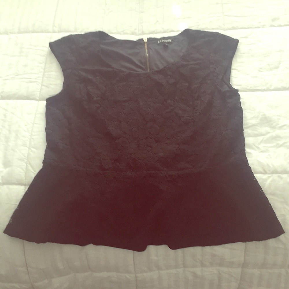 Peplum top by Express! Can’t go wrong 🤗💅🏽